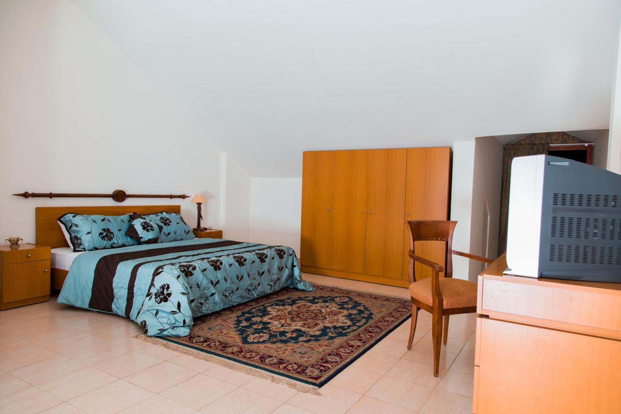 Valley View Hotel - Hammana Room photo