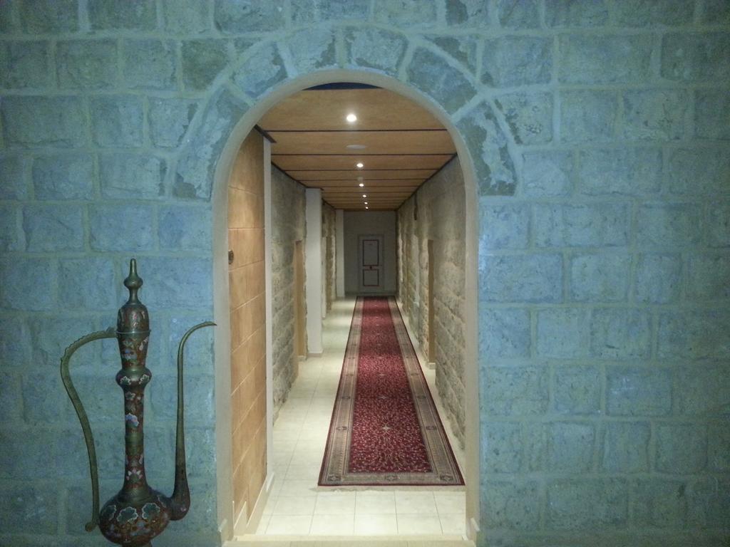 Valley View Hotel - Hammana Room photo
